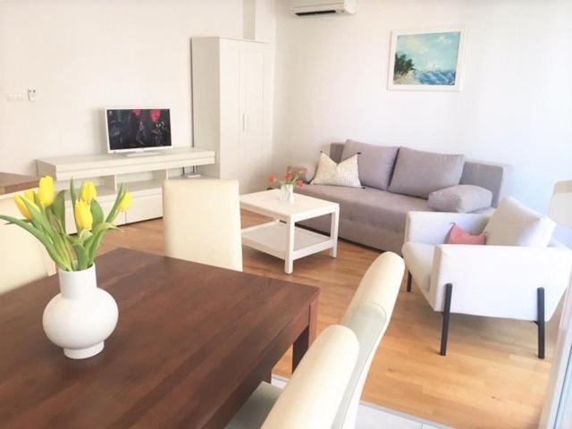 Sunshine Apartment Makarska Buitenkant foto