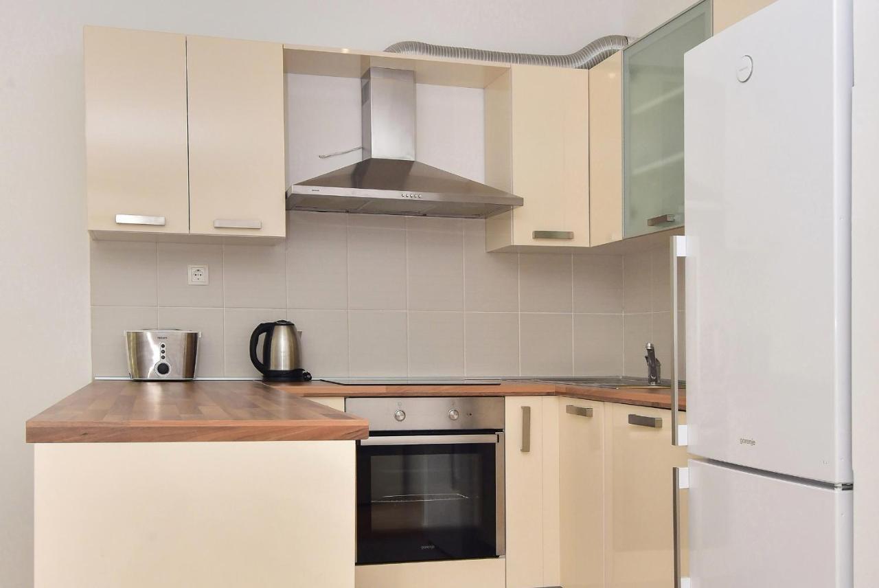 Sunshine Apartment Makarska Buitenkant foto