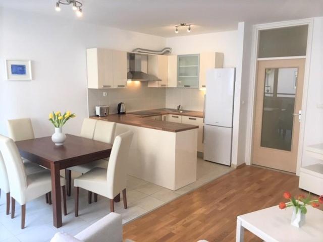 Sunshine Apartment Makarska Buitenkant foto
